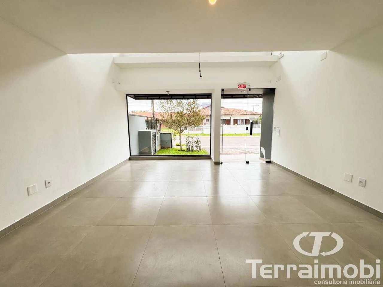 Sala comercial com 68m² para locação anual no Centro de Garopaba/ SC. - Foto 2