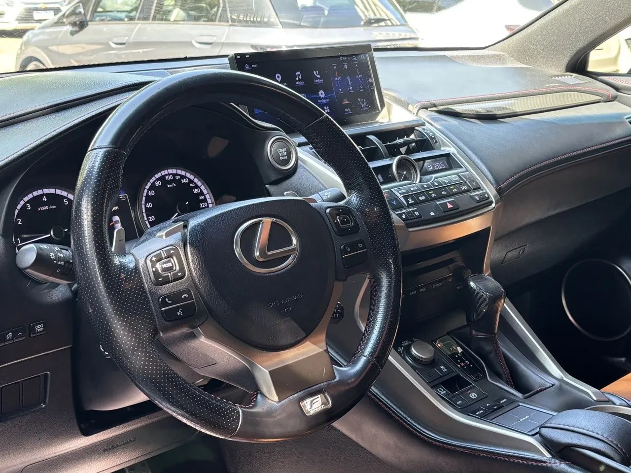 Lexus NX-200t F-sport 2.0 16V 238cv Aut., foto 6 de 10