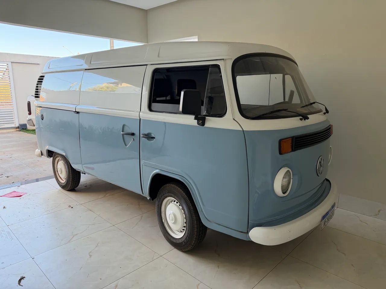 Volkswagen Kombi Furgão (álcool) 2004