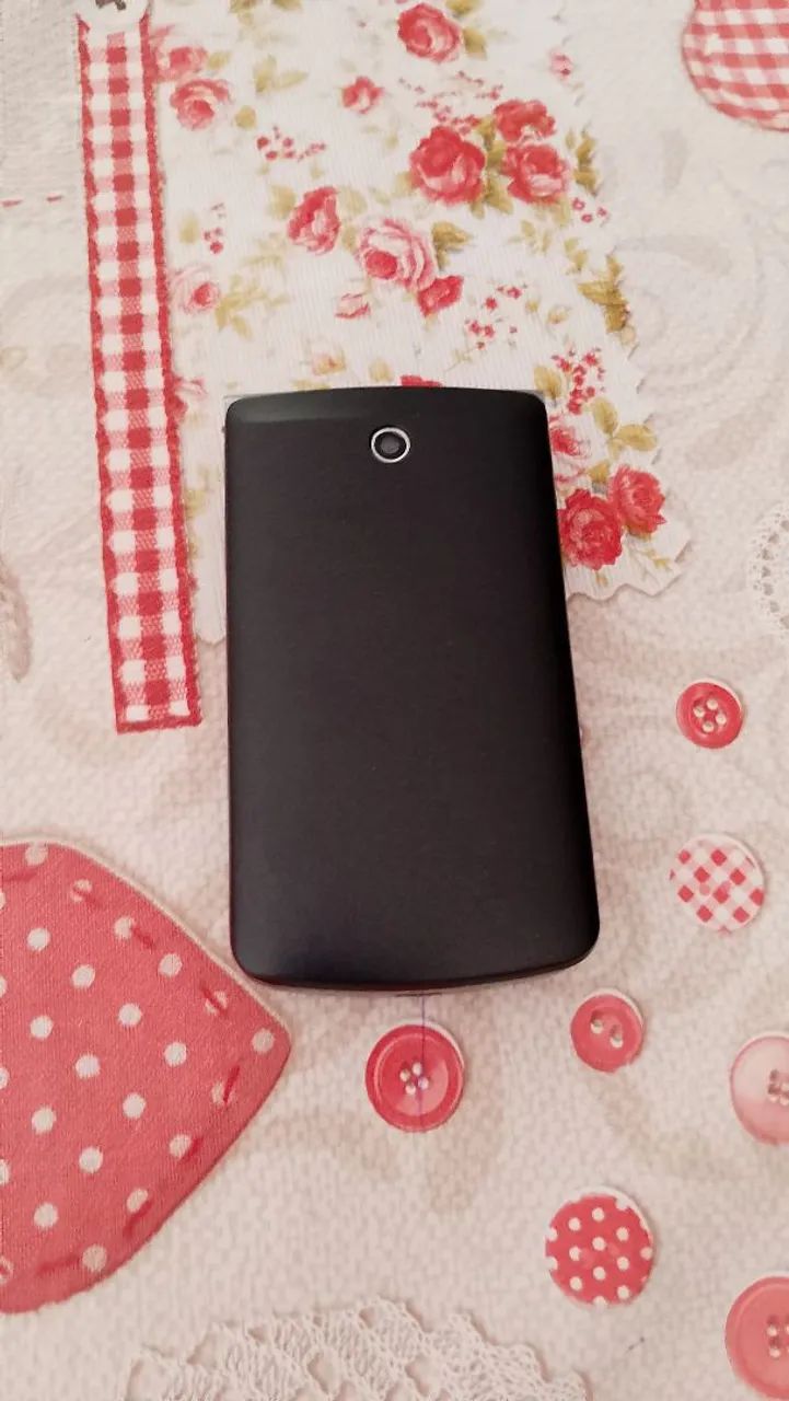 Celular semi novo