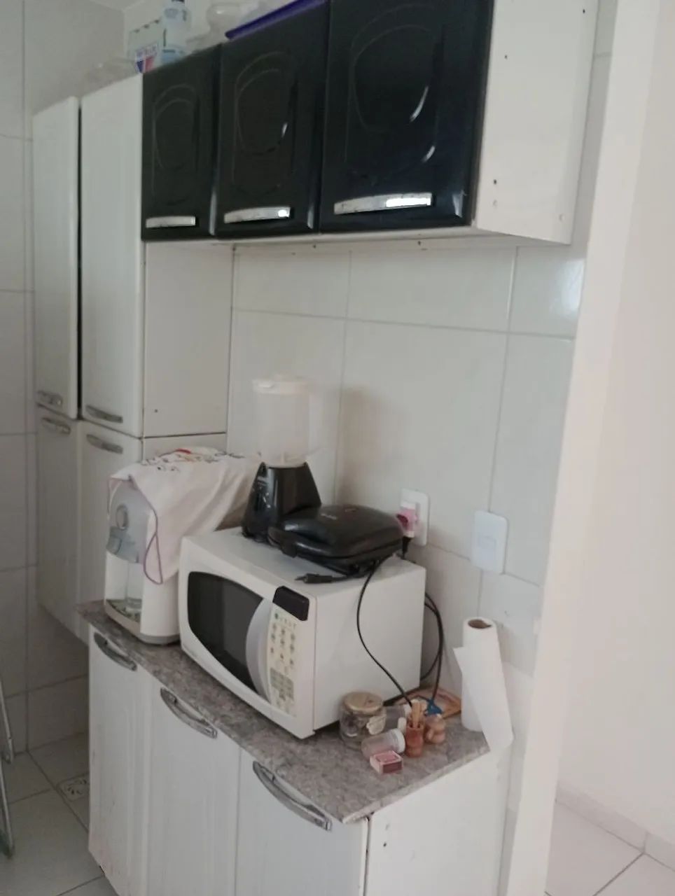 Armário de cozinha de parede com balcão incluso 
