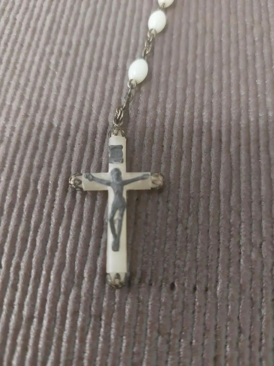 Antigo missal e terço antigo de galalite - Foto 3