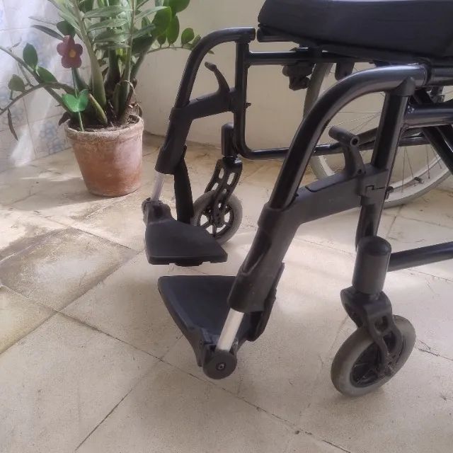 Cadeira de rodas  - Foto 3