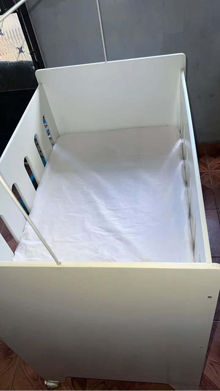 Berço com colchão 