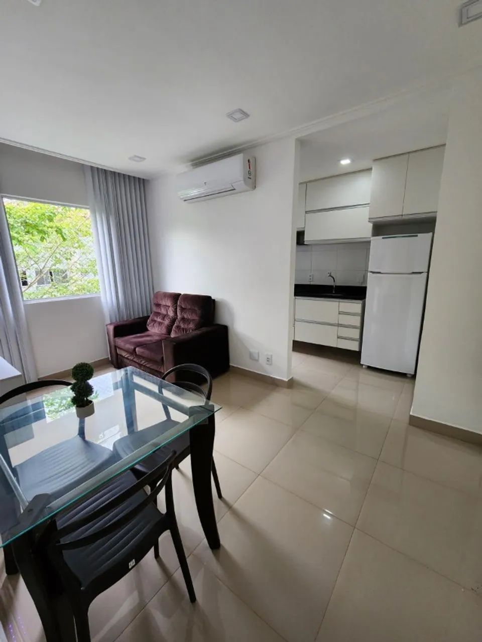 APARTAMENTO 2 QUARTOS - REFORMADO E MOBILIADO - Foto 2