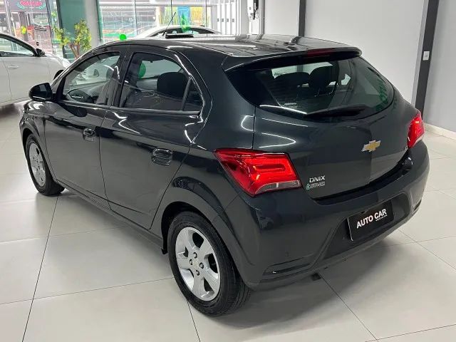 Chevrolet Onix Hatch LT 1.4 8V Flex Aut. 4P 2019 - Foto 3