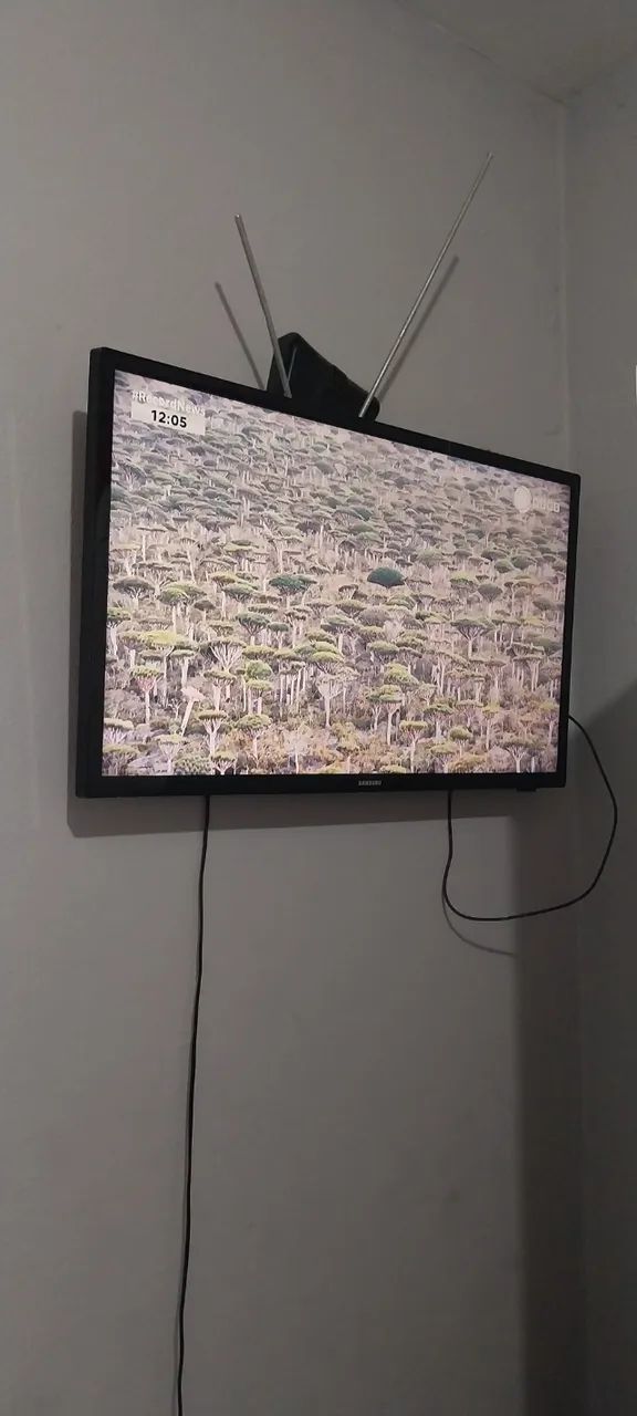 Vendo Smart TV Samsung 32 pol. Em perfeito estado   - Foto 2