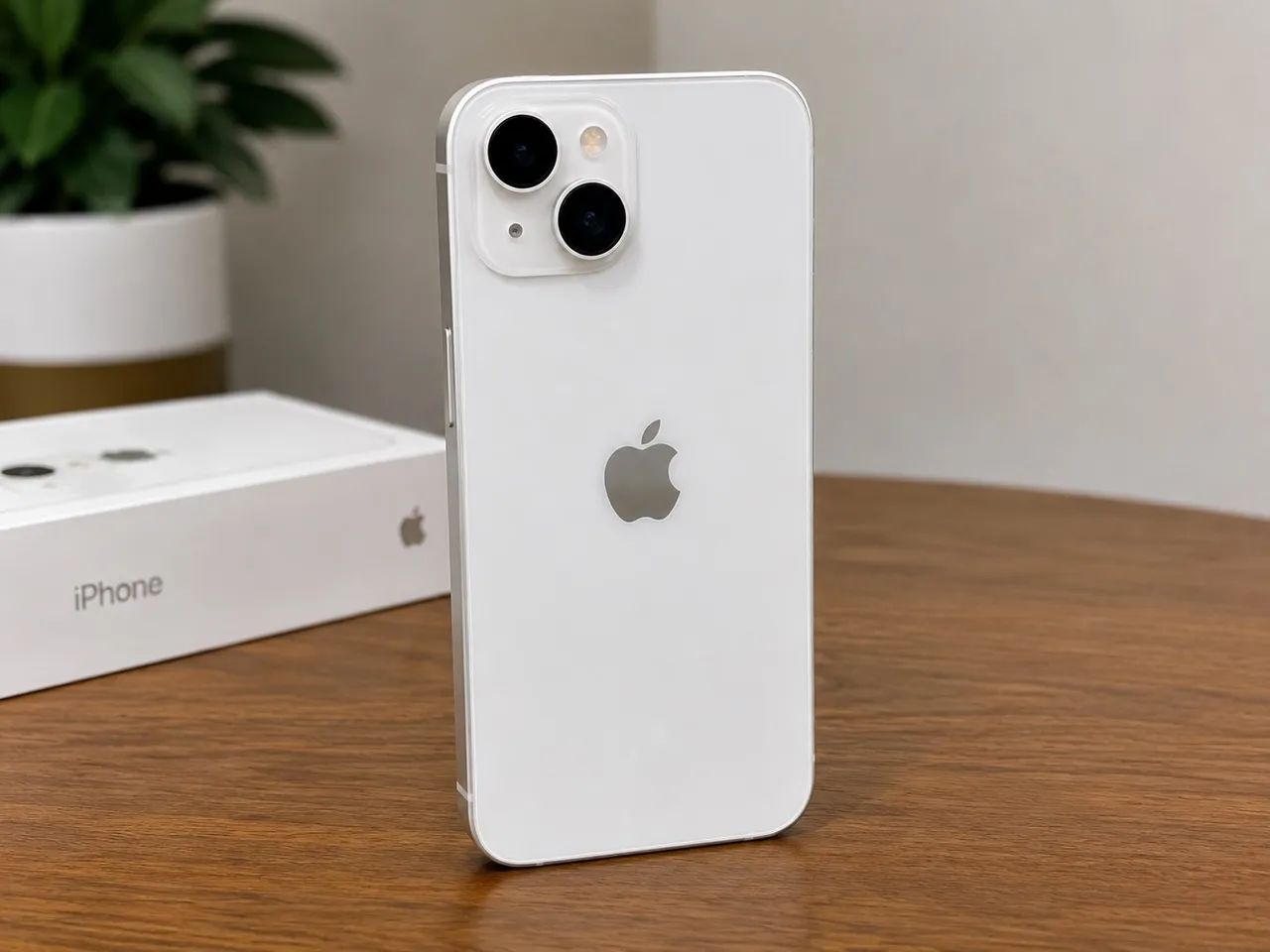 iPhone 13 branco - Em estado de novo
