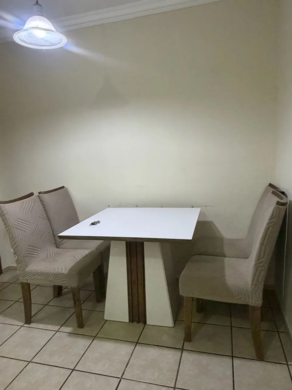 Mesa c/ 4 cadeiras  - Foto 4