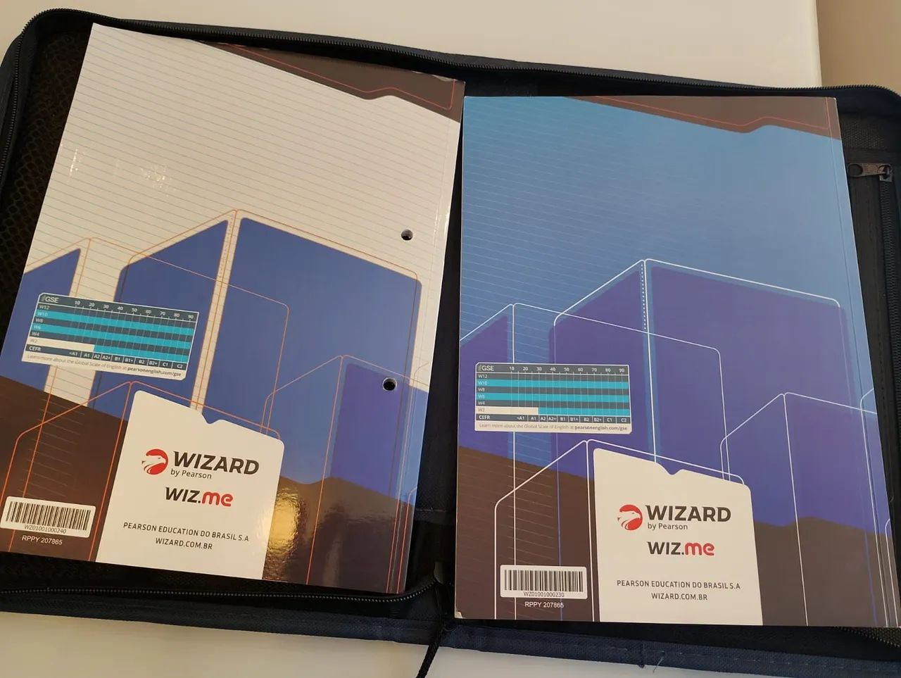 Material anual Wizard praticamente novo  - Foto 4