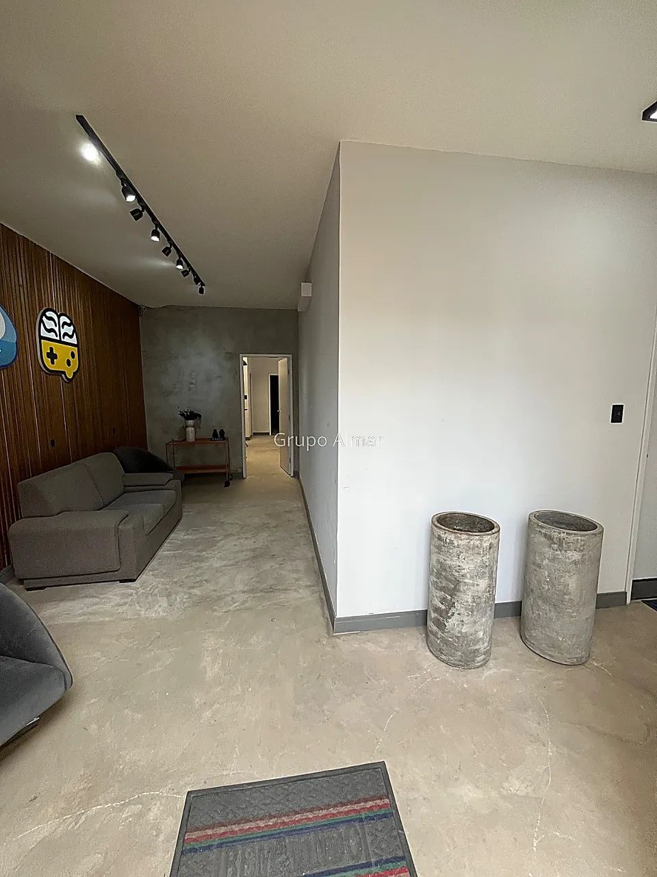 Casa comercial com excelente layout e ótimo acabamento. - Foto 2