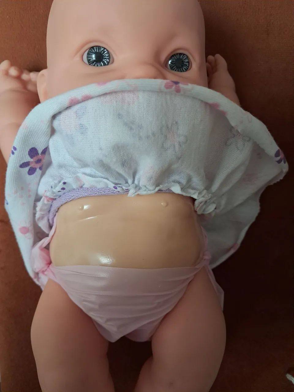 Boneca neneca da cotiplas( com 27cm , cabeça. braços e pernas em vinil, o corpo é de plas - Foto 4