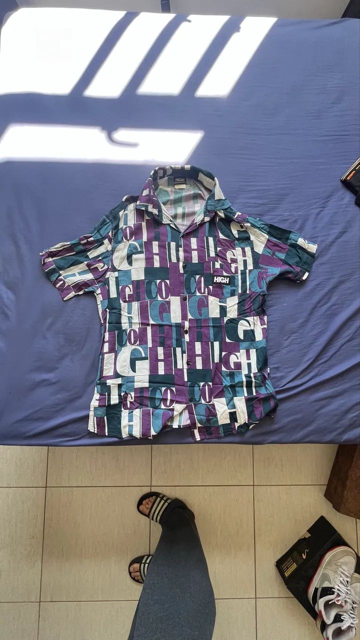 Camisa de botão HIGH