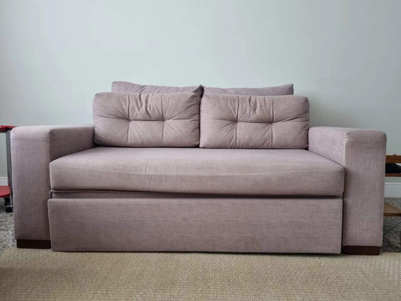 Sofá-cama muito conservado e confortável