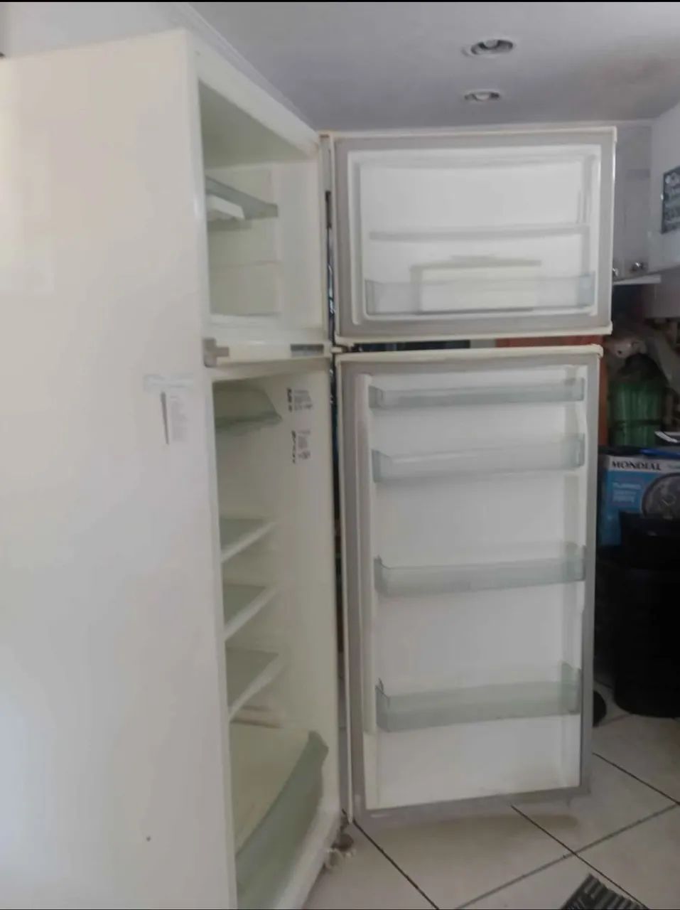 Geladeira semi nova Brastemp 