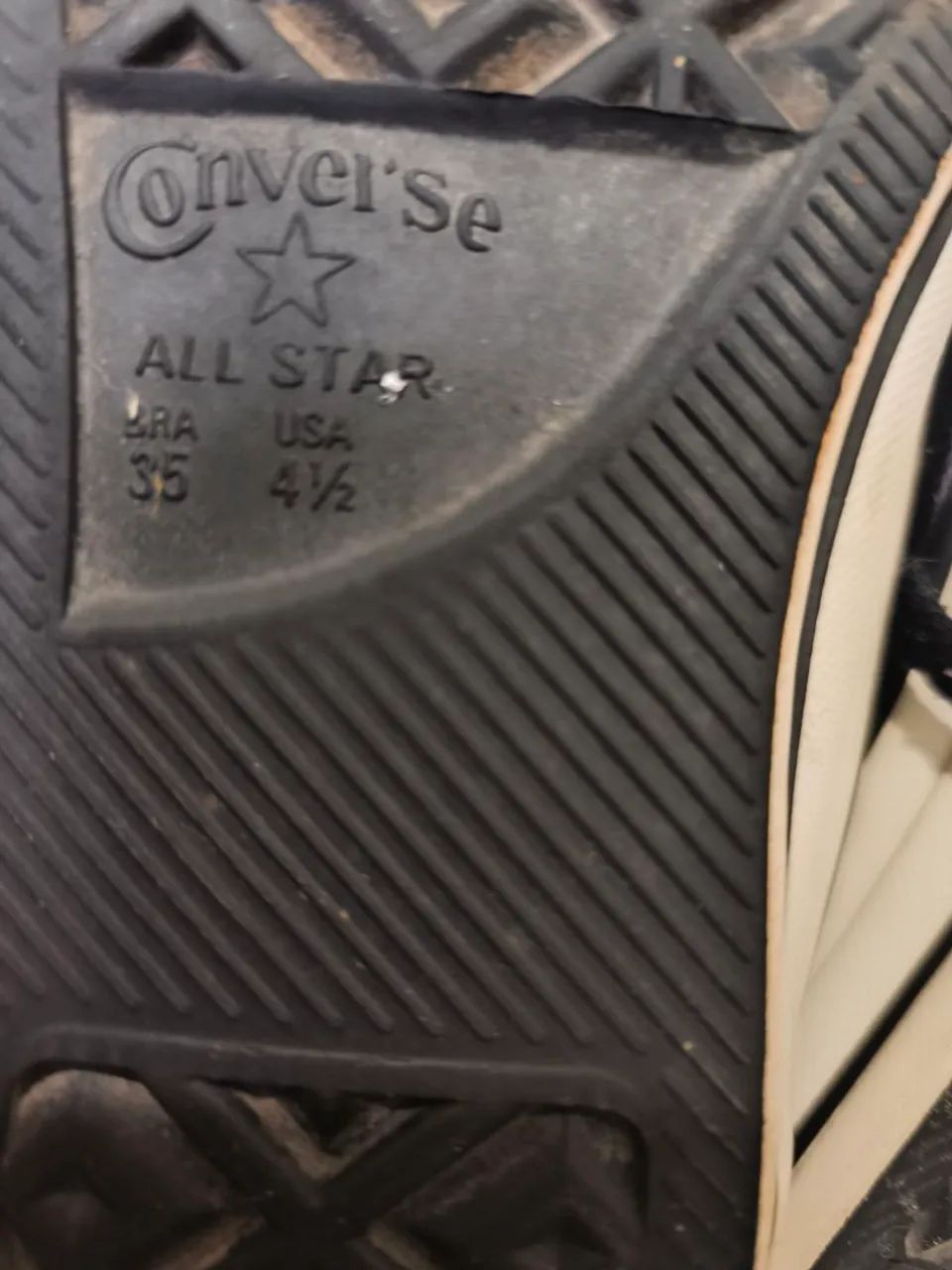 Converse em couro tamanho 35 - Foto 2