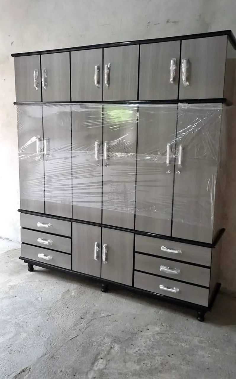 Guarda Roupa 6 Portas 