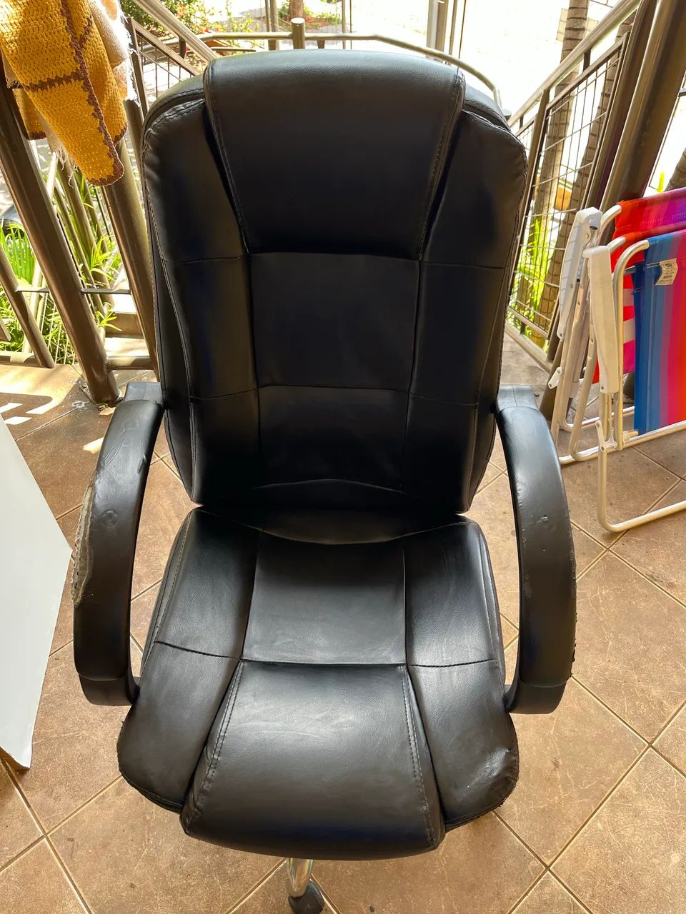 Cadeira de Escritório Presidente - Base Cromada (Oportunidade)