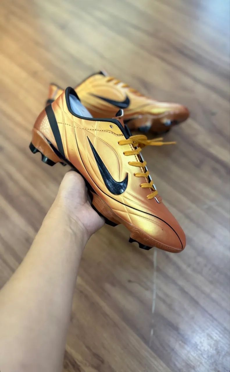 Chuteira de campo Nike mercurial 