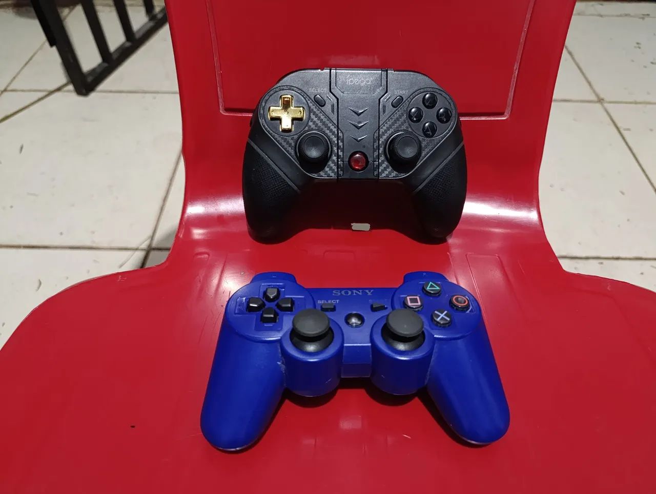 Playstation 3, 1 Terabyte, com 3 Controles  - Foto 3