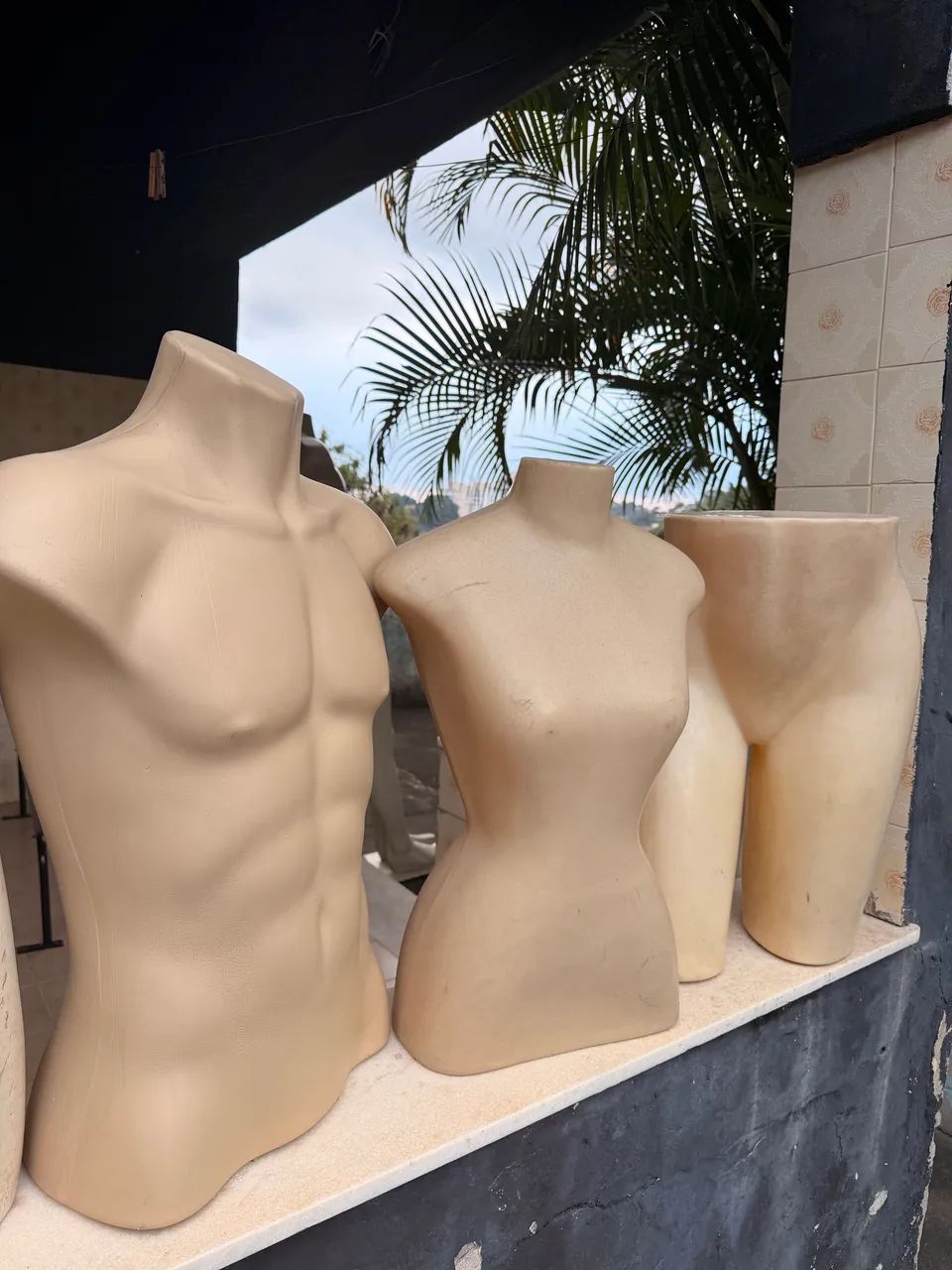 Kit com 6 Manequins para Loja - Busto e Parte Inferior - Usados - Foto 4