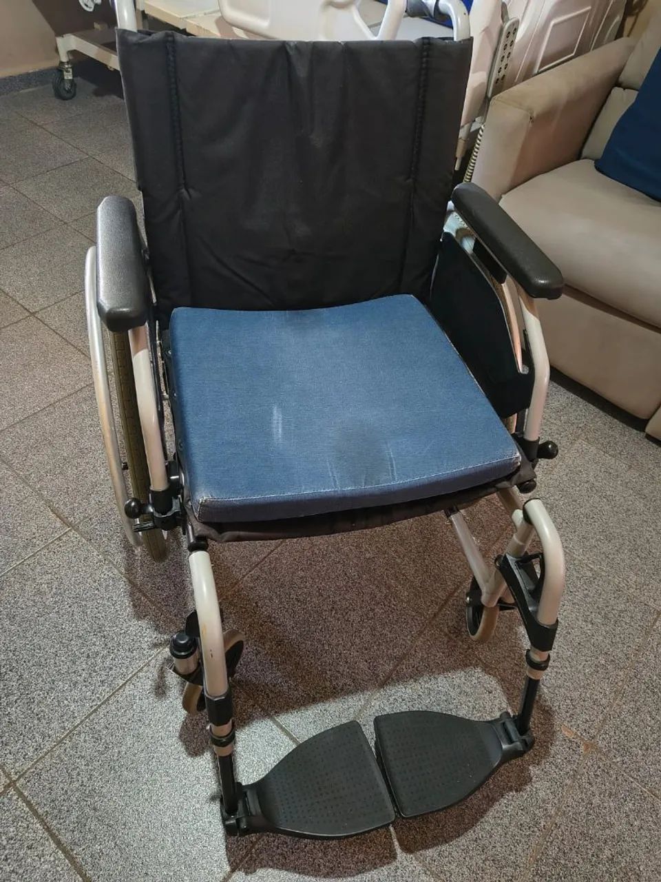 Cadeira de rodas  - Foto 2