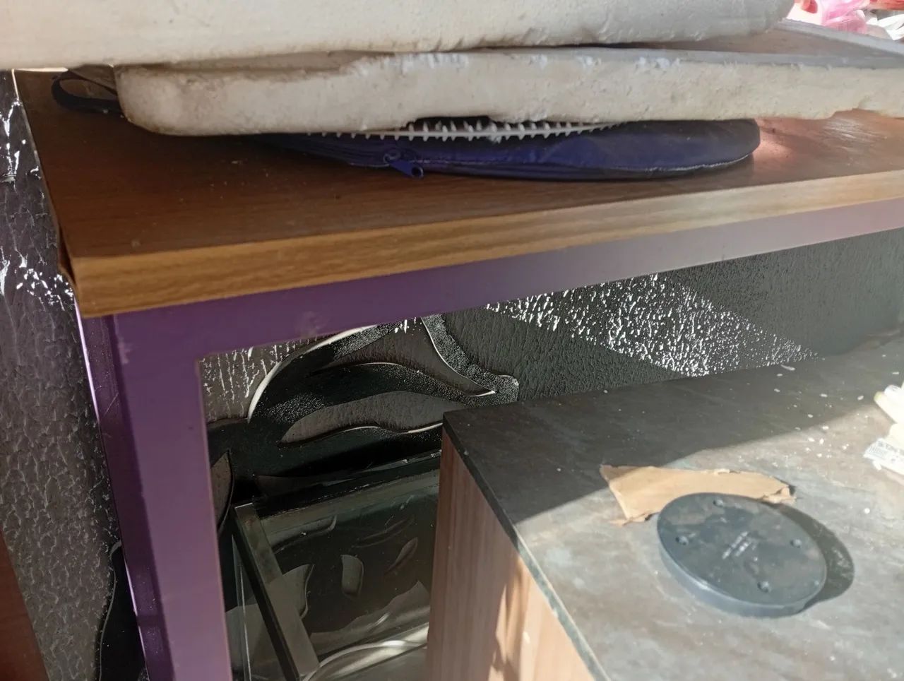 Bancada mesa de parede 2 metros com 4 cadeiras alta lindas. - Foto 4