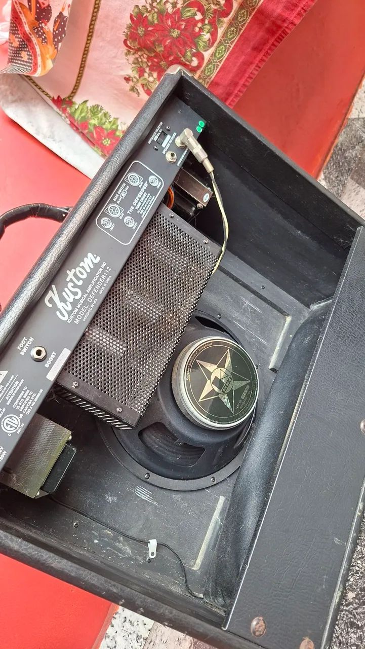 Amp Kustom Defender  - Foto 2