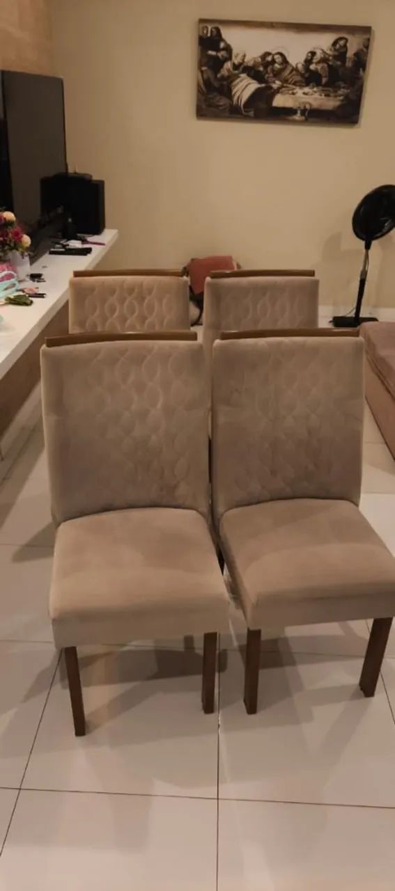 Vendo sofá retrátil gigante e 4 cadeiras  - Foto 3