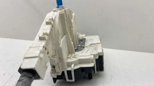 Fechadura Porta Tras Esq Mercedes Benz C180 2013 - Peças para