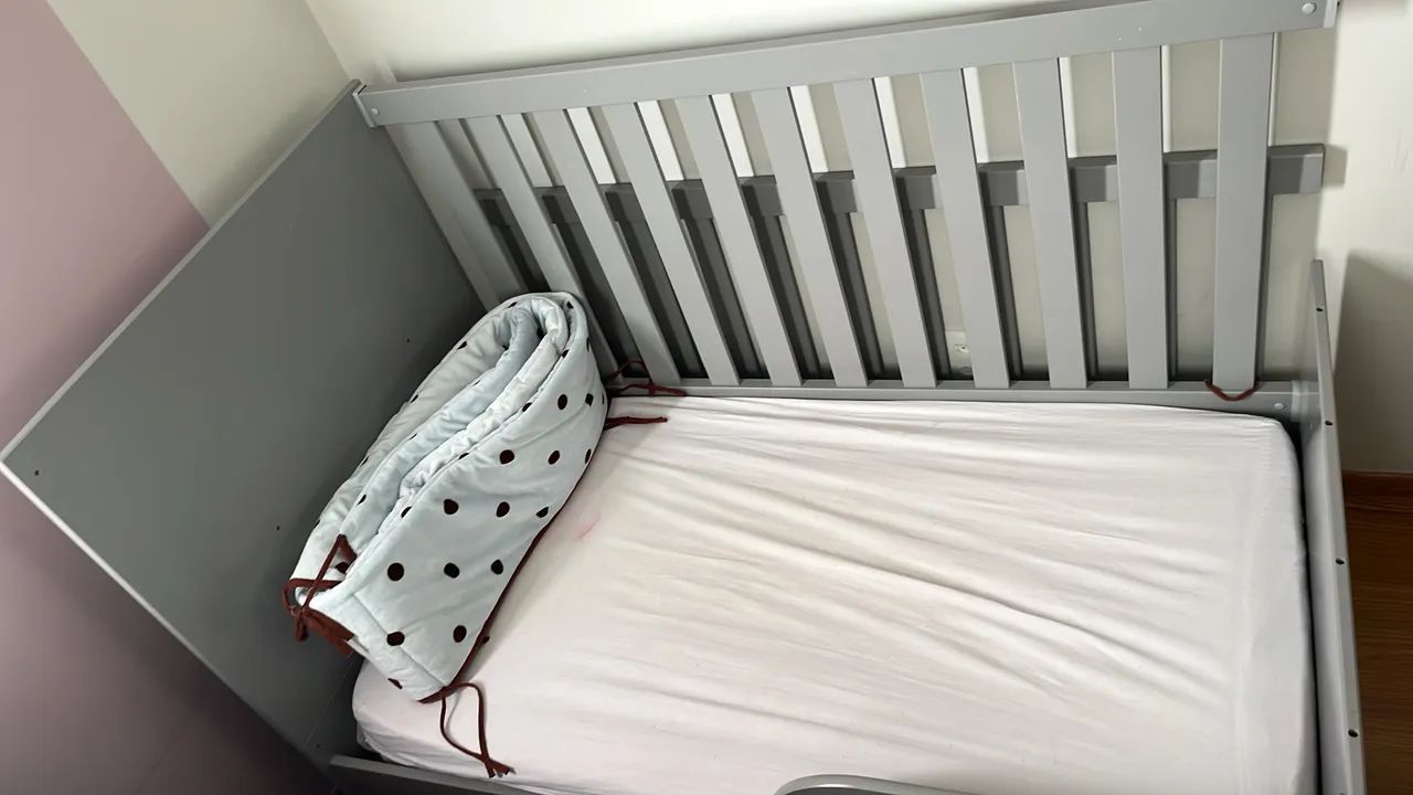 Berço ótimo e muito novo! 