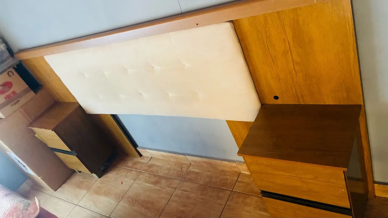 Cabeceira de cama queen com cômoda