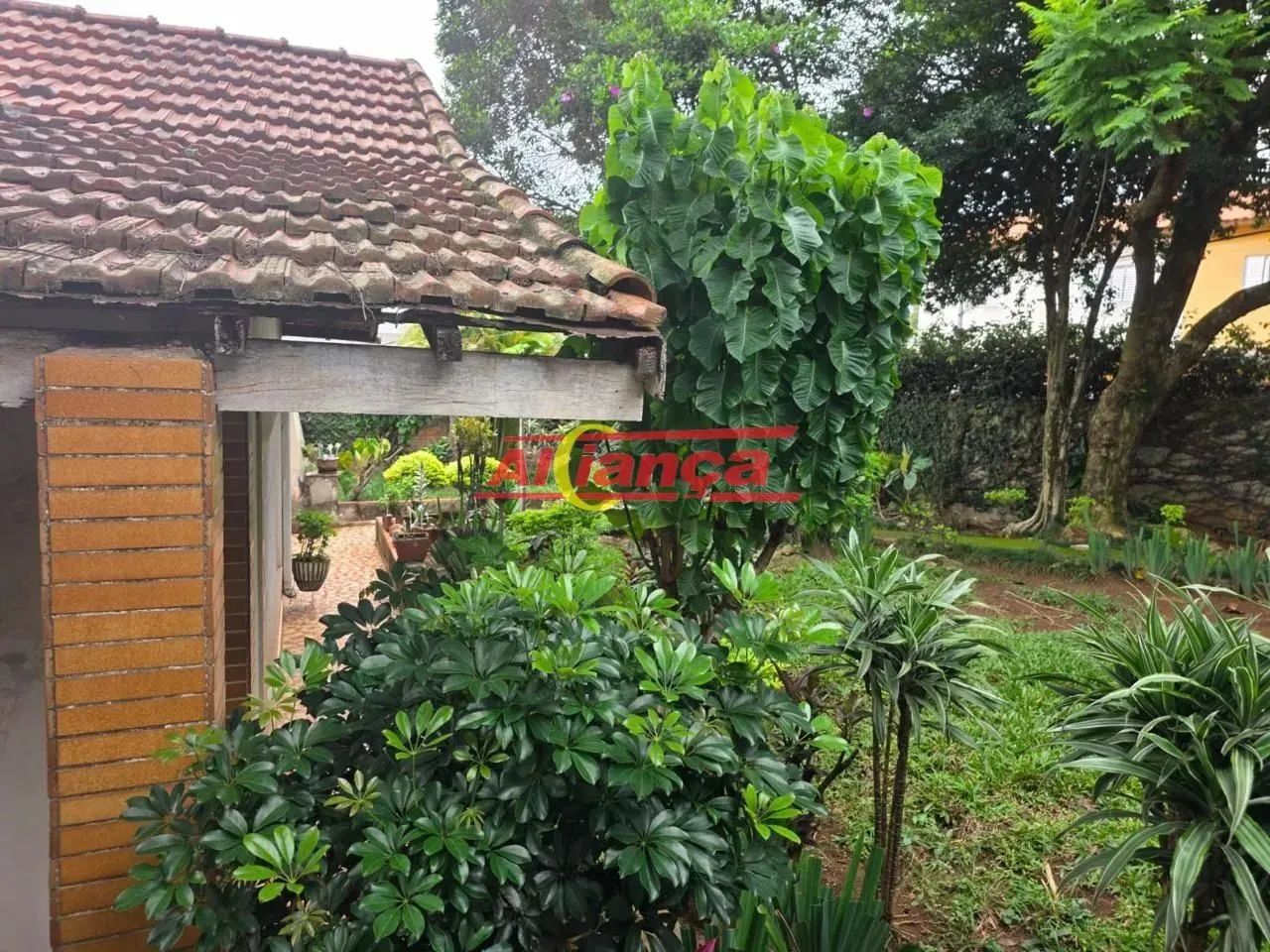 CASA TÉRREA COM 3 DORMITÓRIOS A VENDA (TERRENO 520 M²) - VALE DOS MACHADOS GUARULHOS - SP. - Foto 3