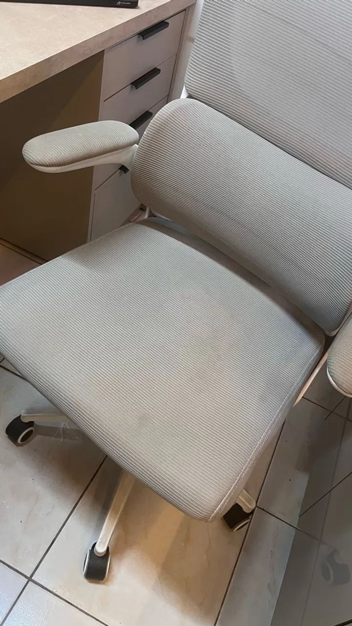 Cadeira ergonômica  - Foto 4