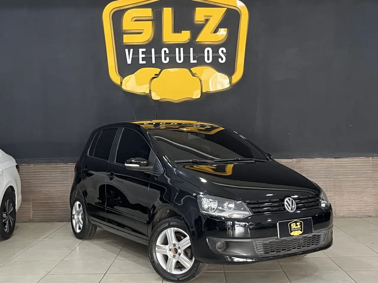 Volkswagen Fox Fox 1.0 Mi Total Flex 8V 5p 2014