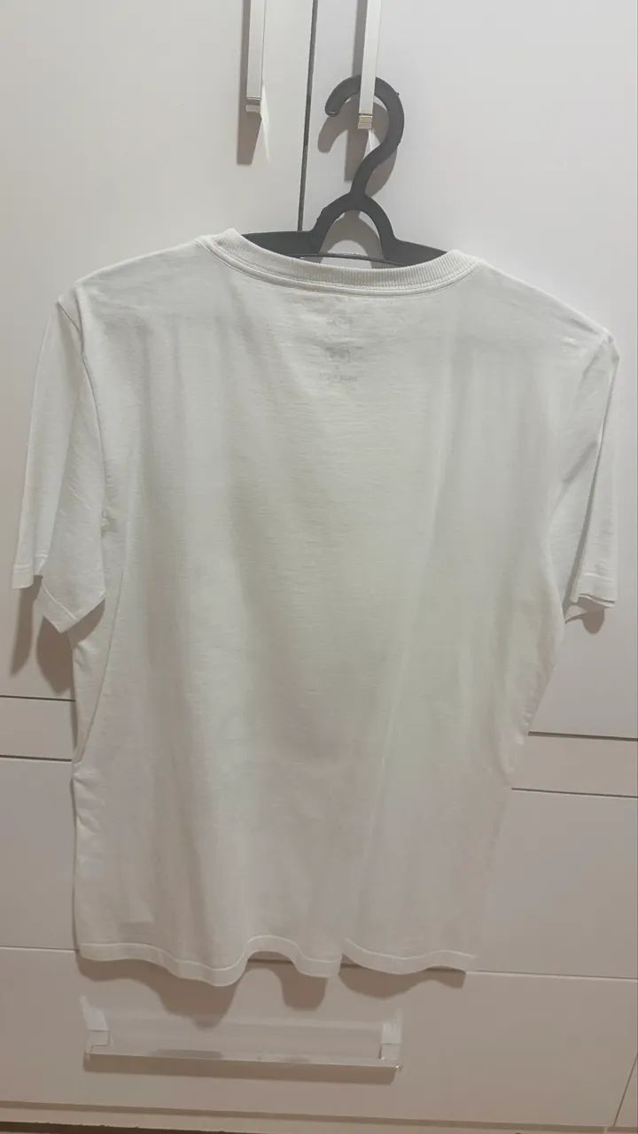 Camiseta Branca Hello Kitty Tamanho P - Foto 2