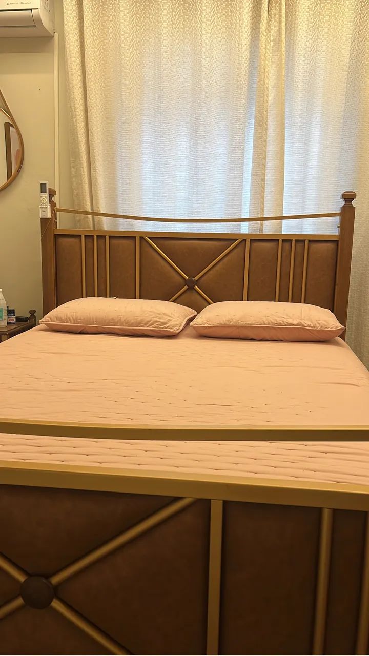 Cama em madeira 