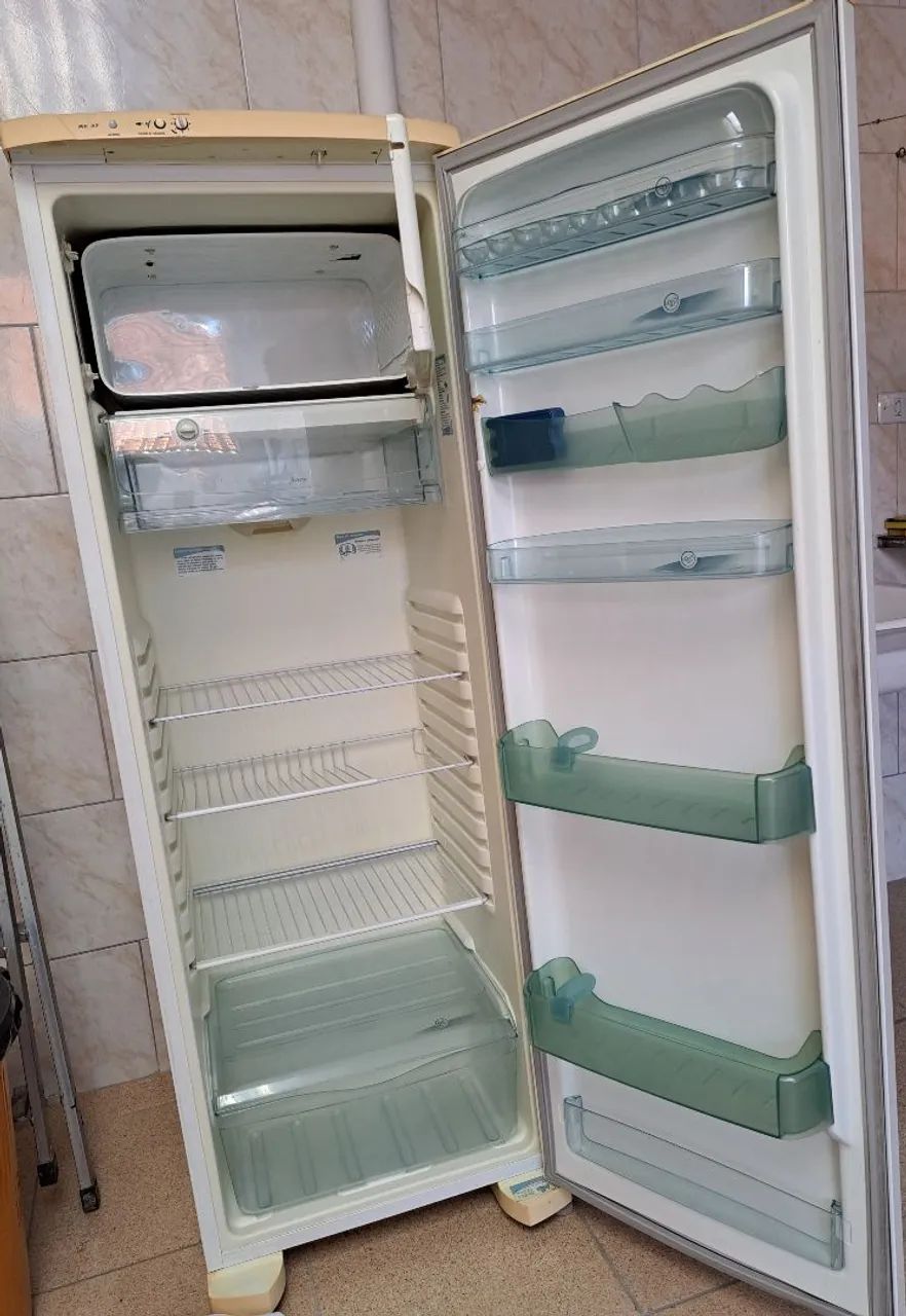Geladeira Eletrolux RE37 (bem conservada) - Foto 3