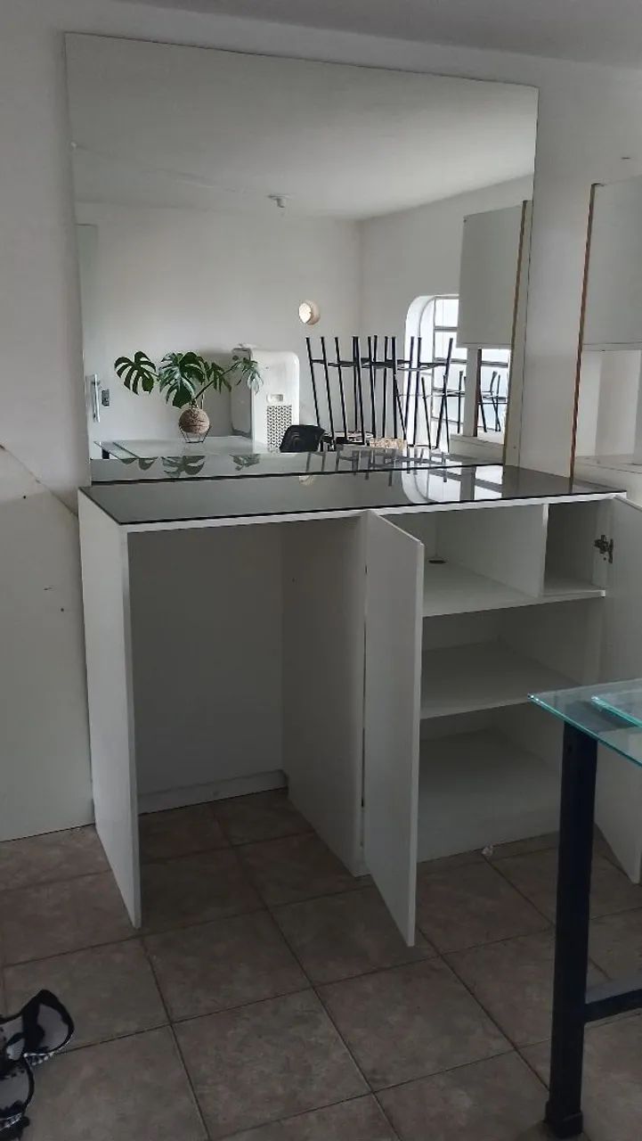 Armário com espelho , ideal para loja ou sua sala  - Foto 3