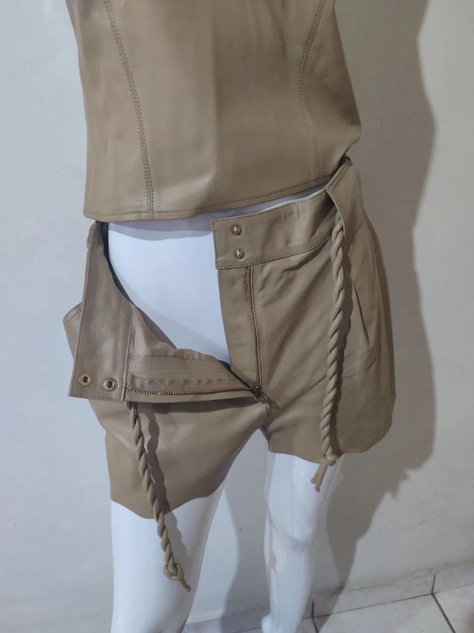 Shorts Couro De Carneiro Legítimo Tam PP - Foto 3