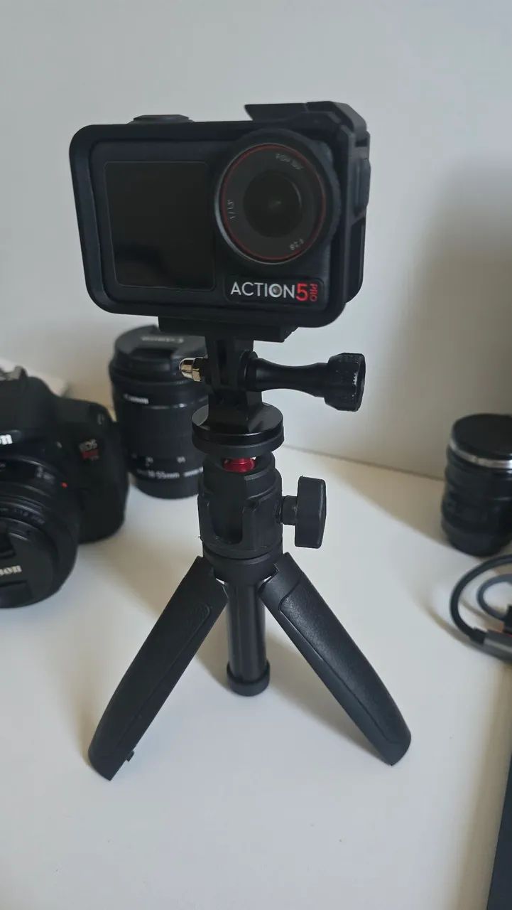 Câmera de Ação DJI Osmo Action 5 Pro Standard Combo + Tripé + Case