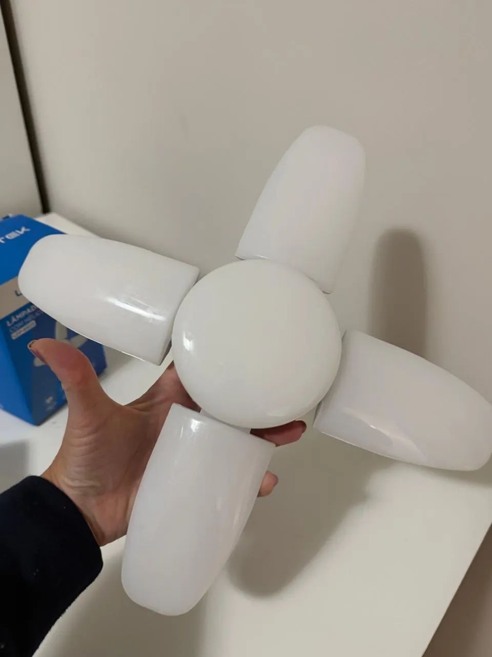 Lâmpada LED Pétala Dobrável 60W Luatek - Foto 3