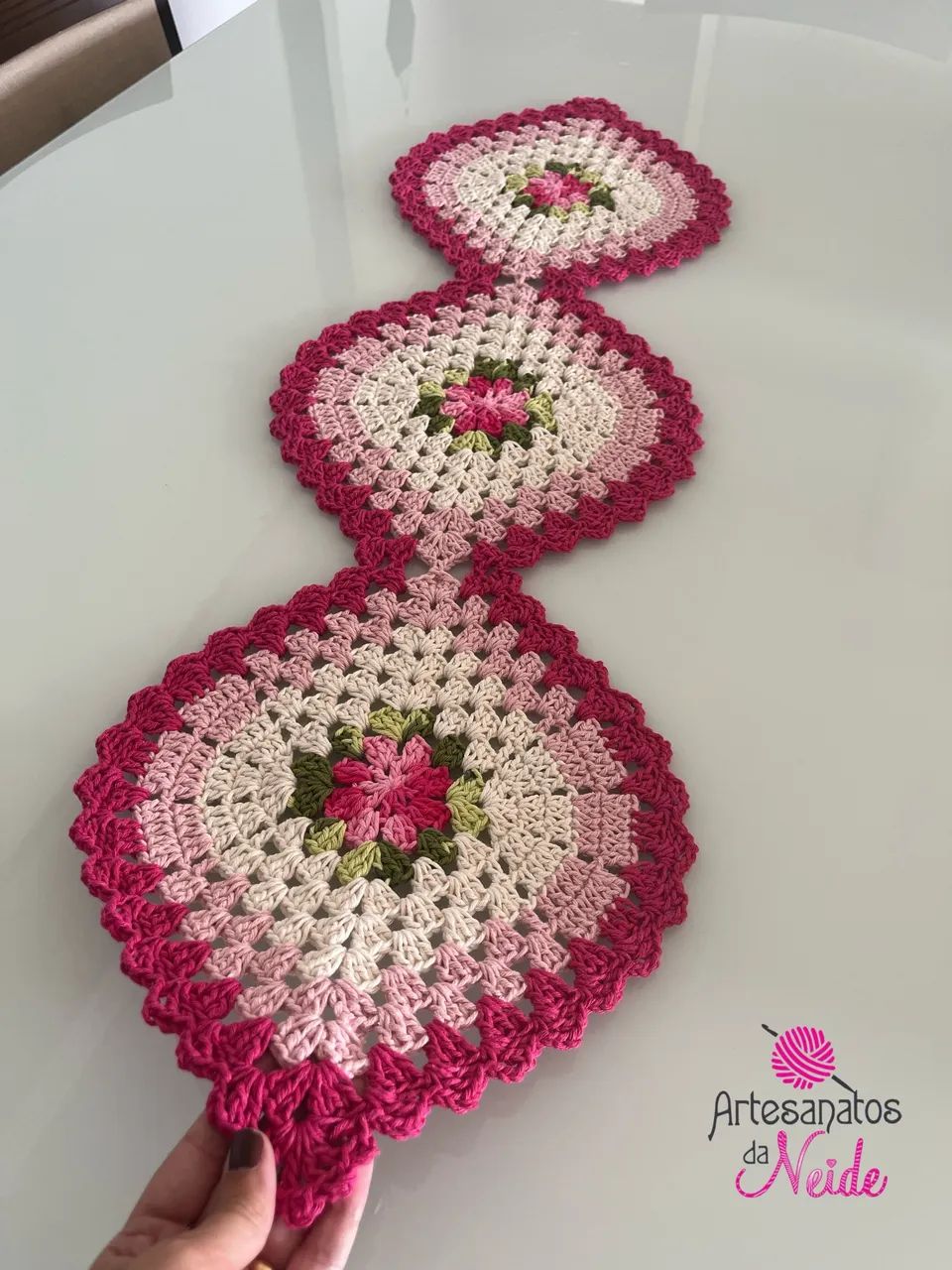 Caminho de mesa de crochê  - Foto 5