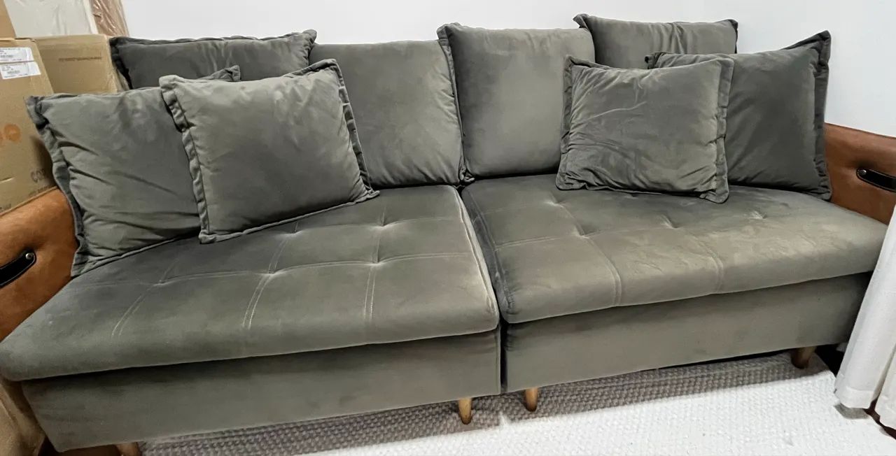 Sofá Retrátil Modular 4 Lugares Braço em Couro65579517237633120