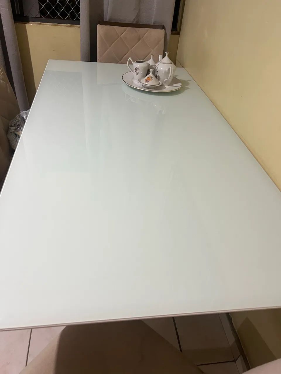 Mesa de jantar com espaço para 6 lugares - Foto 3