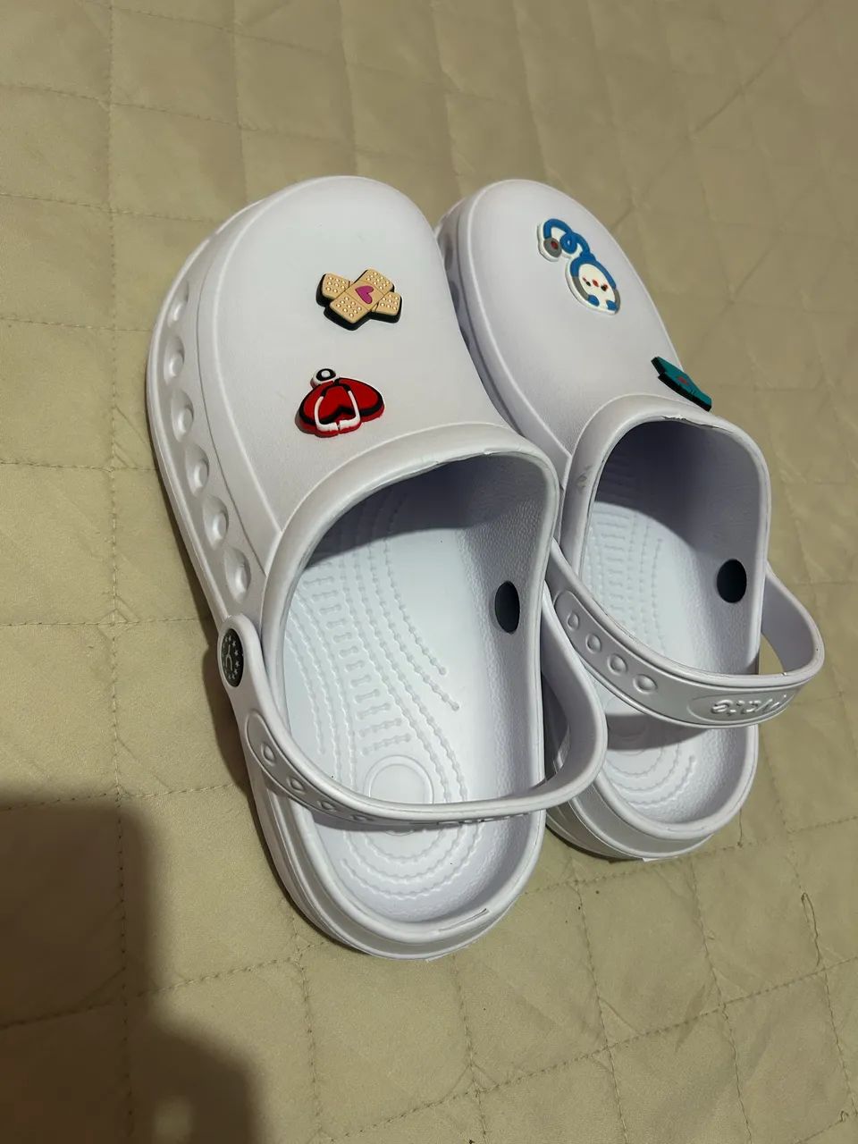 Crocks tamanho 38/39 - Foto 2