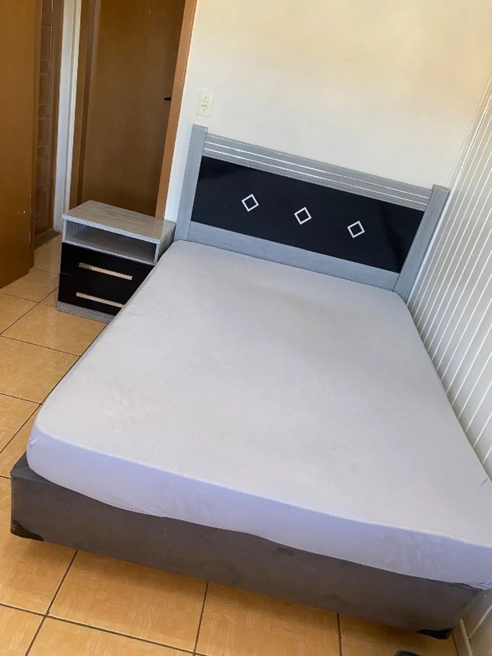 Doa-se cama box com colchão 