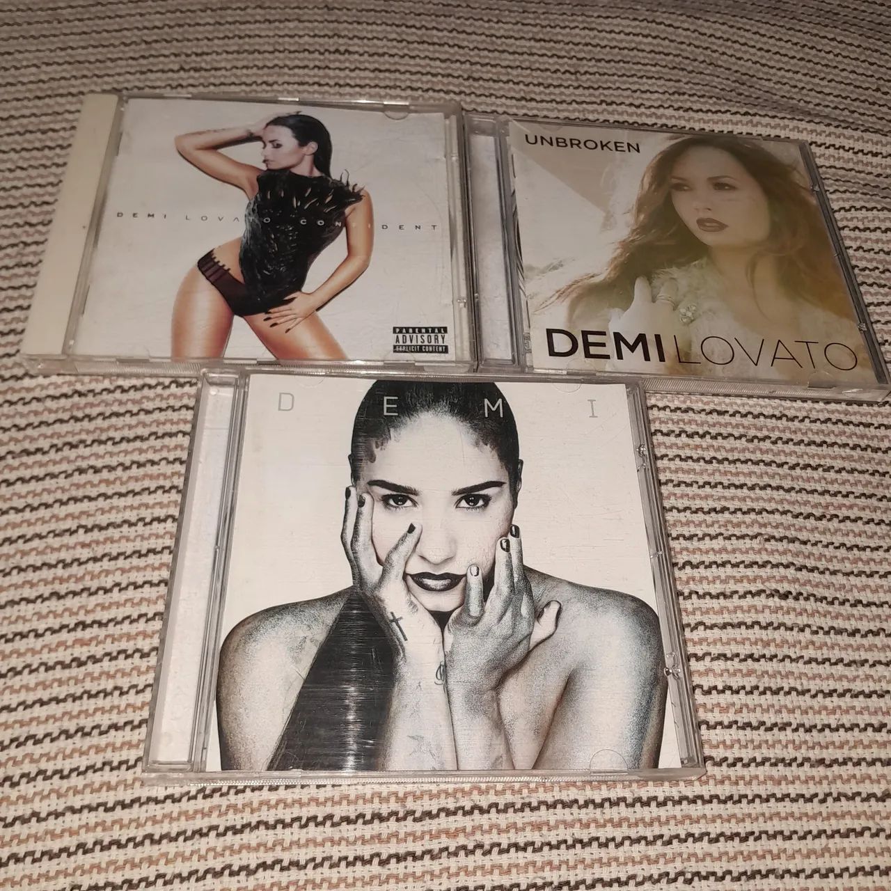 3 cds Demi lovato