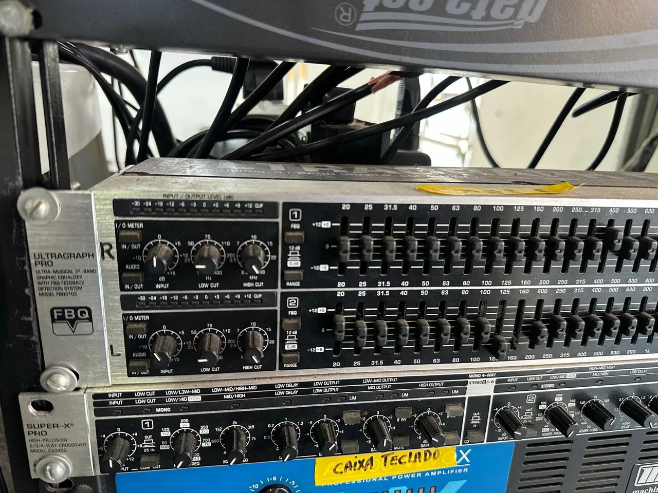Crossover Behringer Super-X PRO CX3400