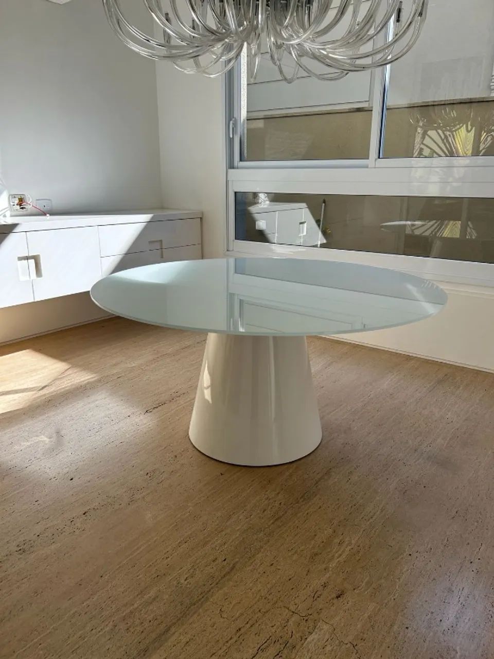 Mesa de Jantar Redonda Laca Branca Breton 1.5m